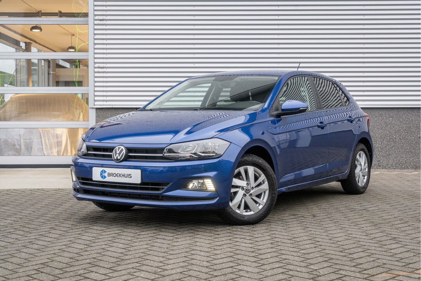 Volkswagen Polo - 1.0 TSI 95pk Comfortline | Executive Pakket| Trekhaak afneembaar| LMV | active info| - AutoWereld.nl