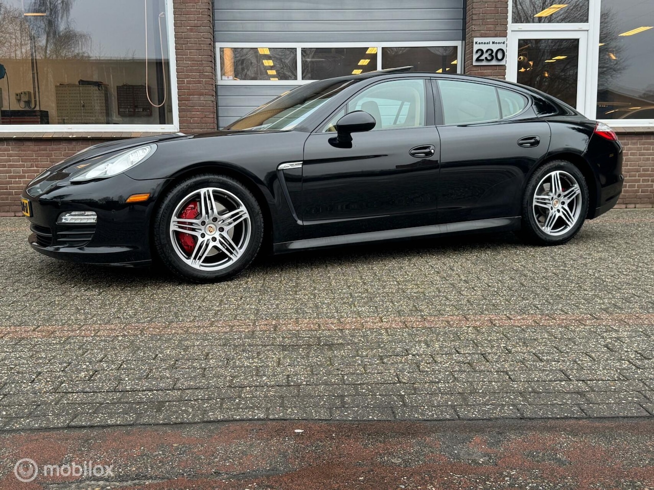 Porsche Panamera - 3.6 V6 AUT LEDER/ECC-AIRCO/CRUISE.C/SCH.DAK - AutoWereld.nl