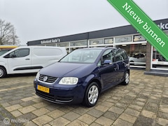 Volkswagen Touran - 1.6-16V FSI Business, Automaat, Airco, NAP