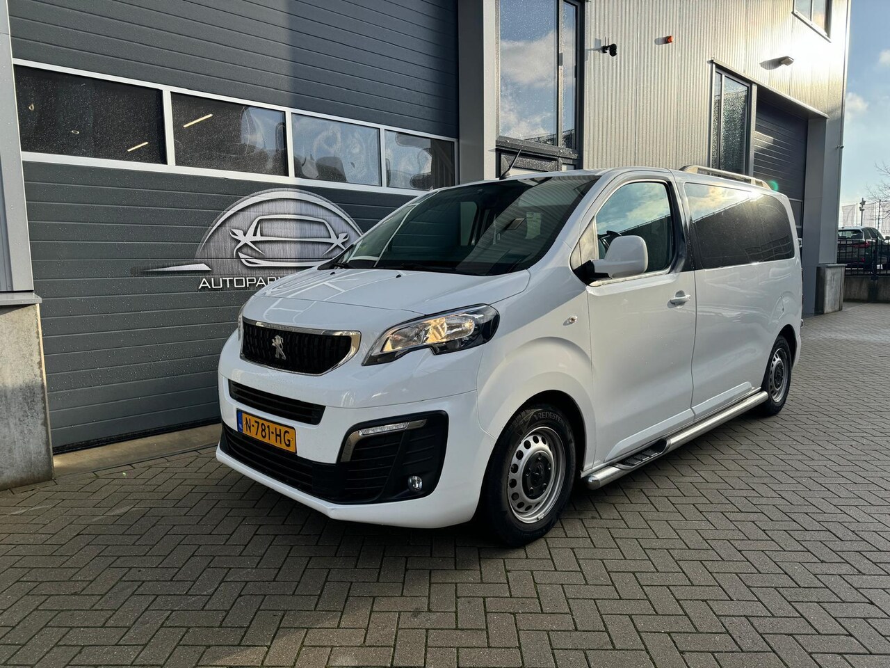 Peugeot Traveller - 1.6 BlueHDi 115 Business Long S&S Expert - AutoWereld.nl