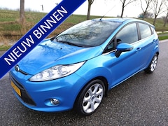 Ford Fiesta - 1.4 Titanium * Airco * Bluetooth * 5 DRS * Stoelverwarming * Trekhaak