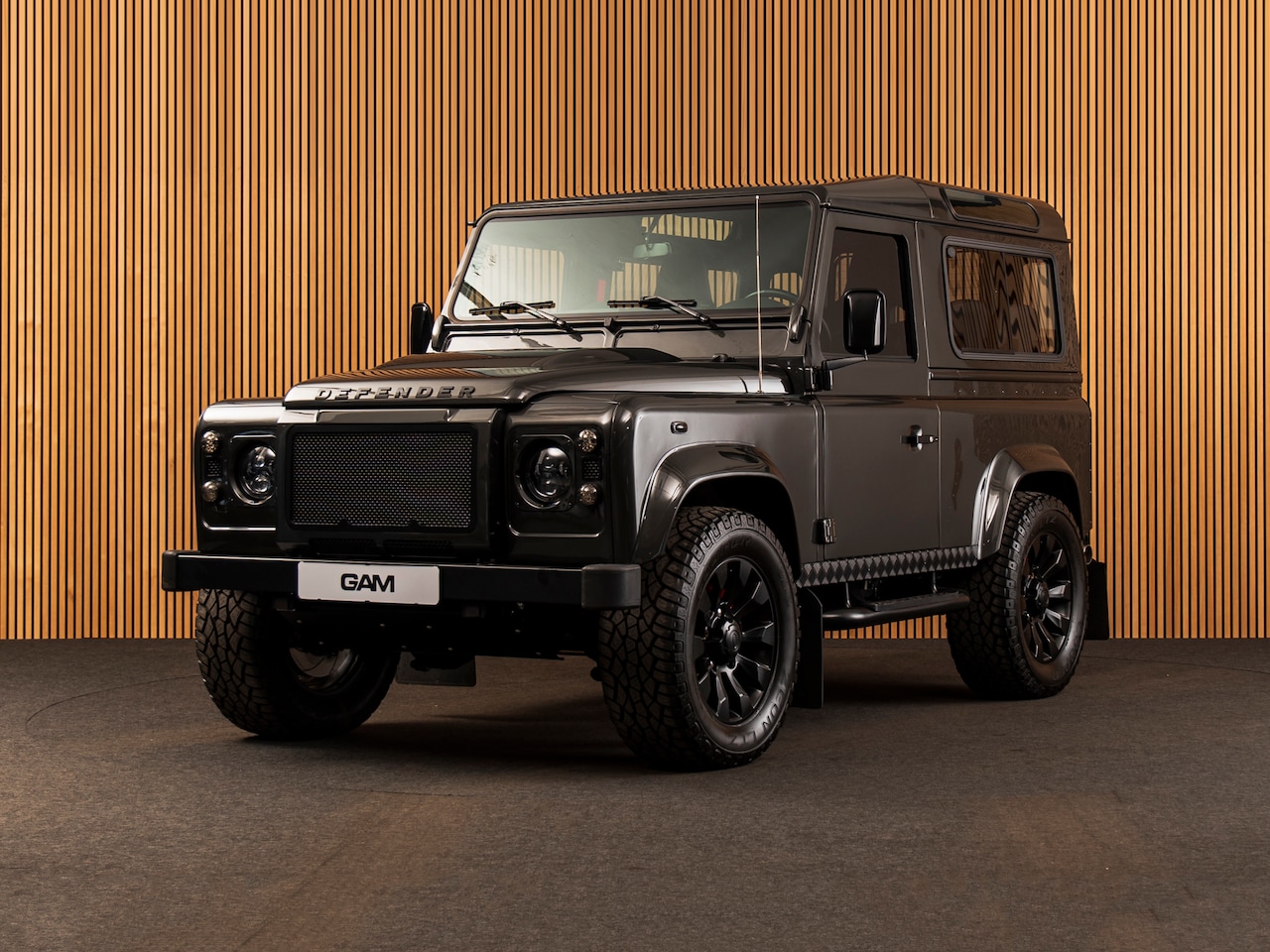 Land Rover Defender 90 - TOPHAT 6.2 V8 Corvette 450ps 6 persoons - AutoWereld.nl