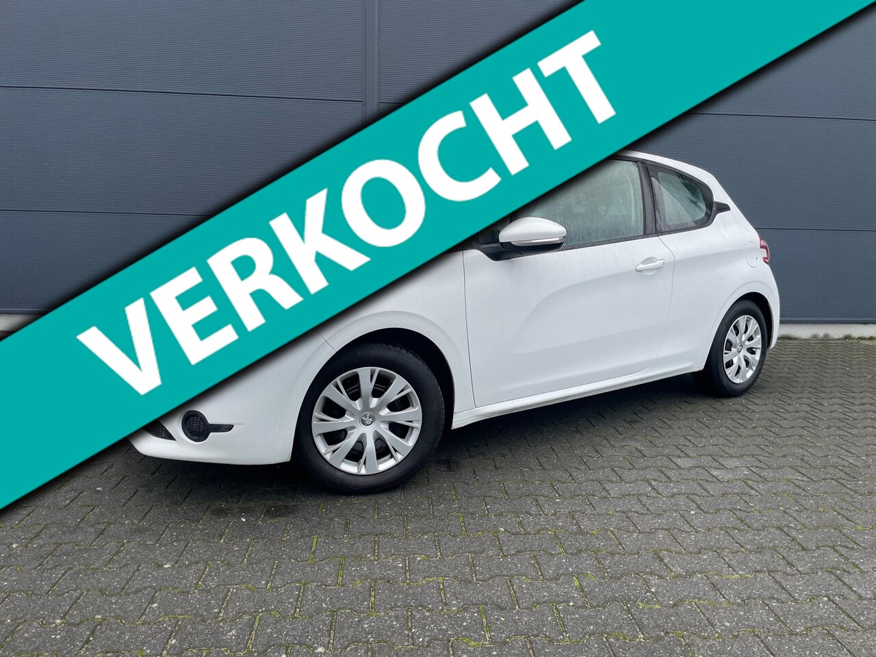 Peugeot 208 - 1.2 VTi bouwjaar 2013 met navi / cruise / stoelverwarming - AutoWereld.nl