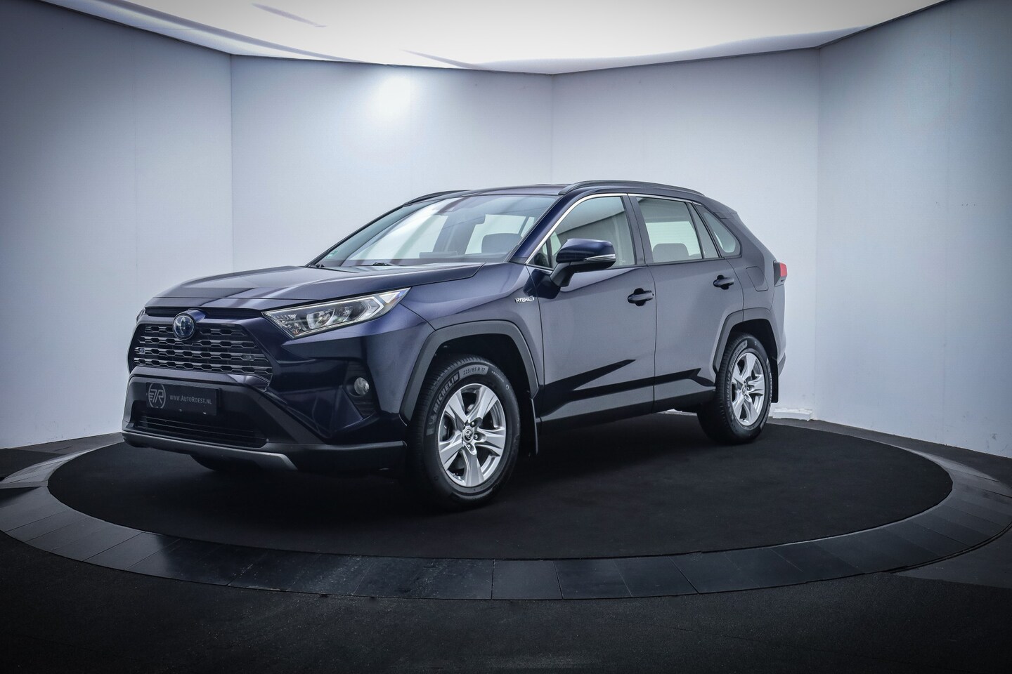 Toyota RAV4 - 2.5 Hybrid STYLE Bus. FULL LED/CAMERA/CARPLAY/ACC/BLINDSPOT/NAVI/STOELVERW./AFN TREKHAAK/P - AutoWereld.nl