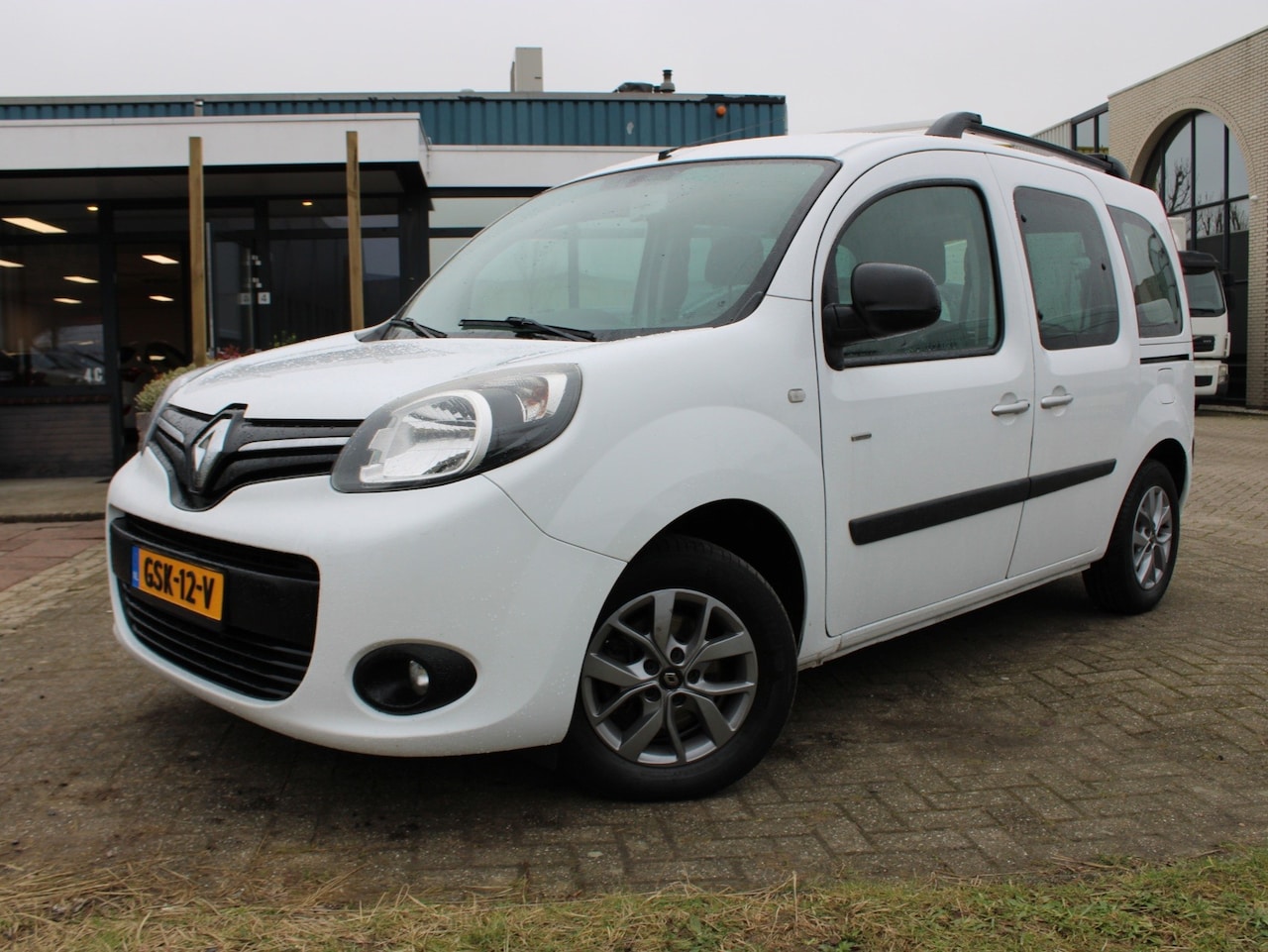 Renault Kangoo Family - 1.2 TCe | AIRCO | PDC | TREKHAAK - AutoWereld.nl