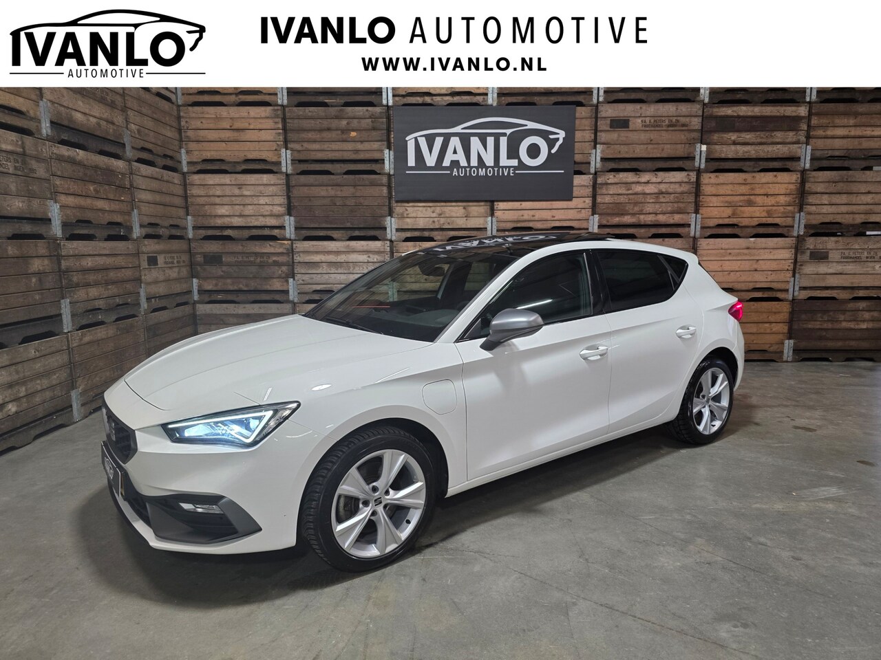 Seat Leon - 1.4 TSI eHybrid PHEV FR Business Pano Led Matrix Winterpakket - AutoWereld.nl