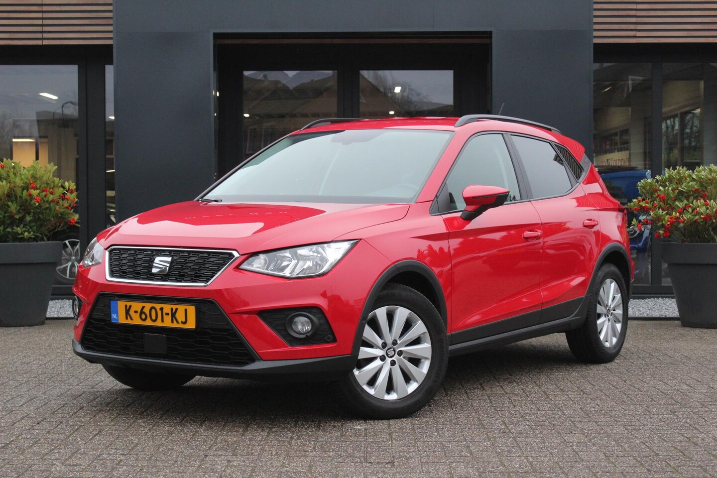 Seat Arona - 1.0 Tsi 95pk Style Business Intense Ecc-Navi-Acc-Pdc-Kamera-KeyLess - AutoWereld.nl