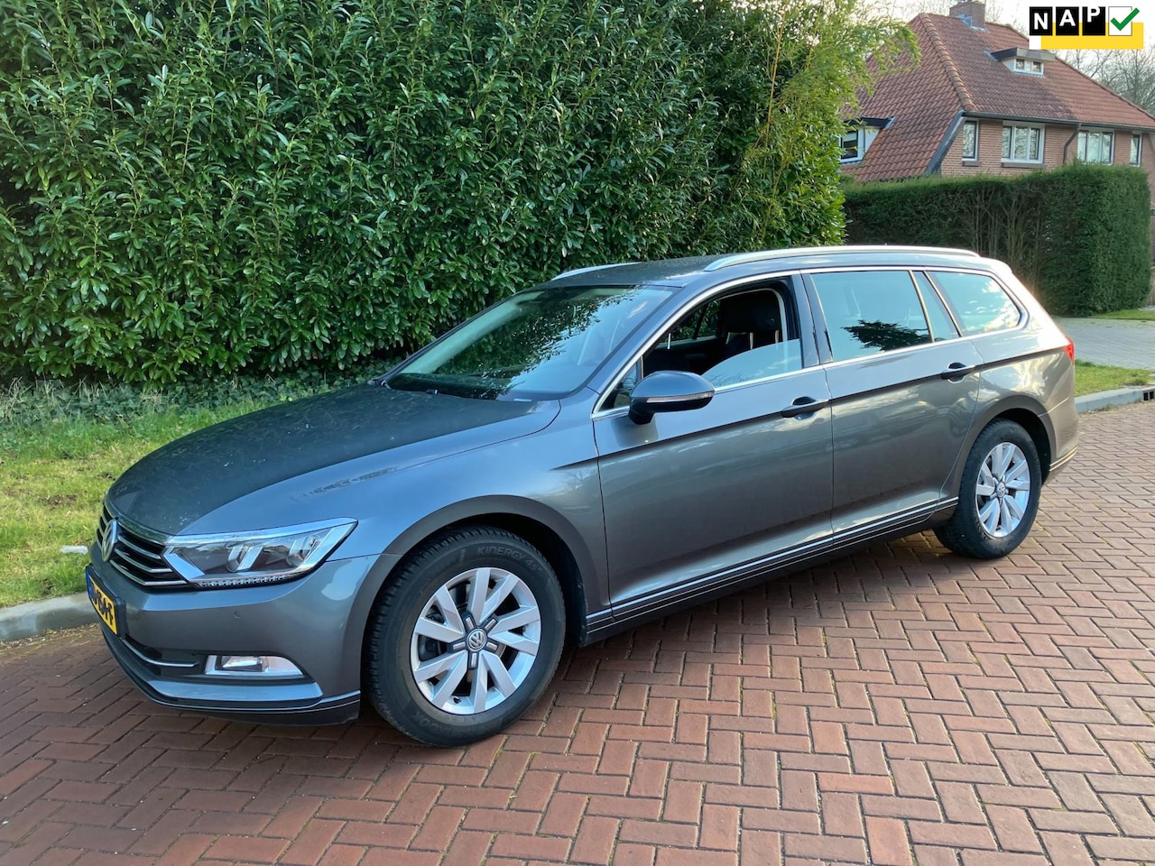 Volkswagen Passat Variant - 1.6 TDI met dsg automaat Business Edition met n.a.p perfect - AutoWereld.nl