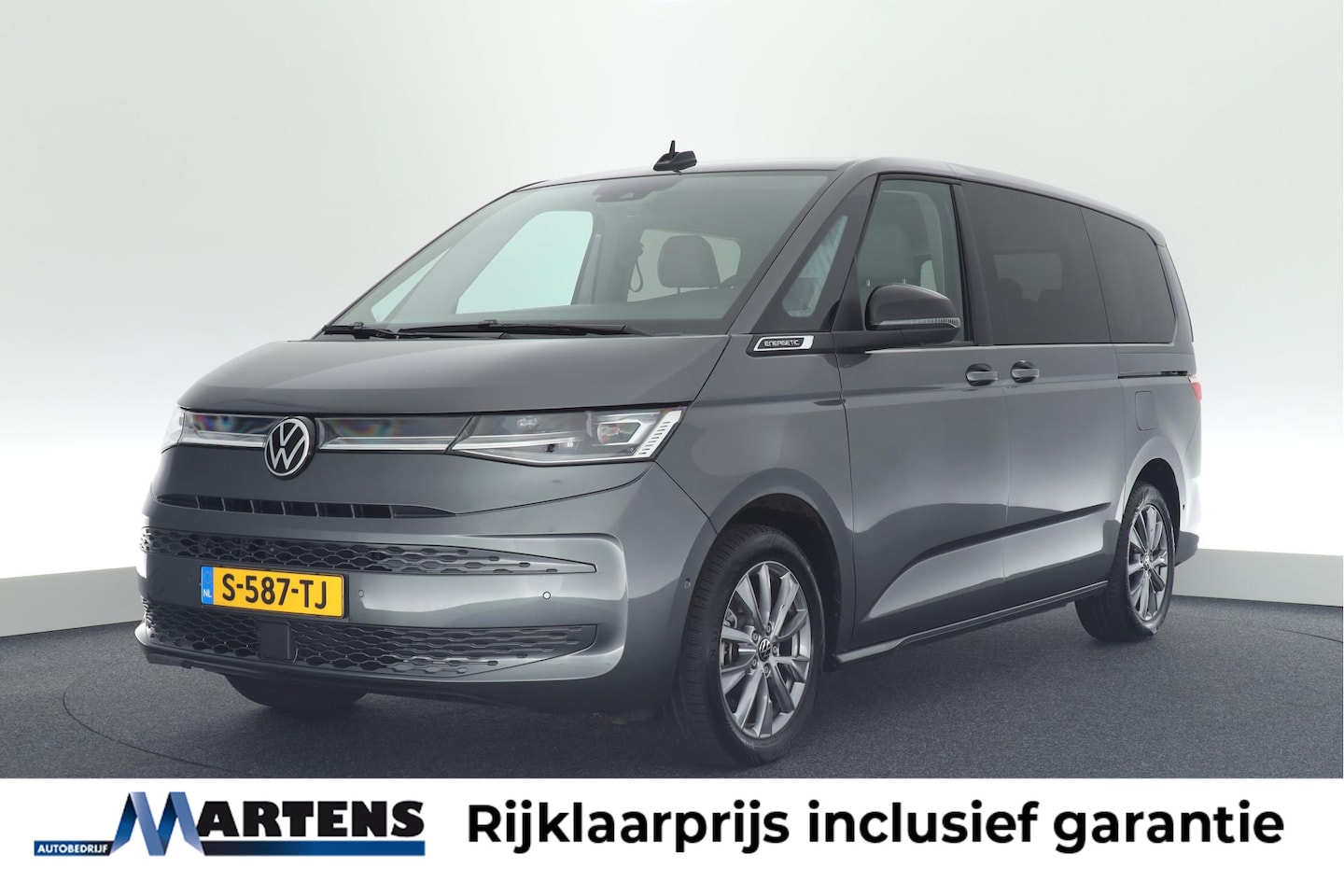 Volkswagen Multivan - 1.4 eHybrid 218pk L2H1 Energetic 7Pers. Panoramadak IQ.Light Keyless Virtual Cockpit Navig - AutoWereld.nl