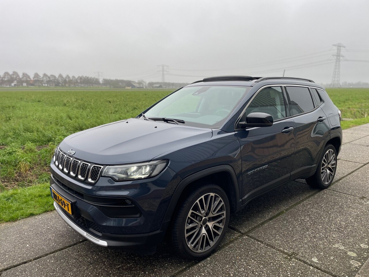 Jeep Compass - 4xe 190 Plug-in Hybrid Panoramadak, Stoelverwarming, leder, stuurverwarming - AutoWereld.nl