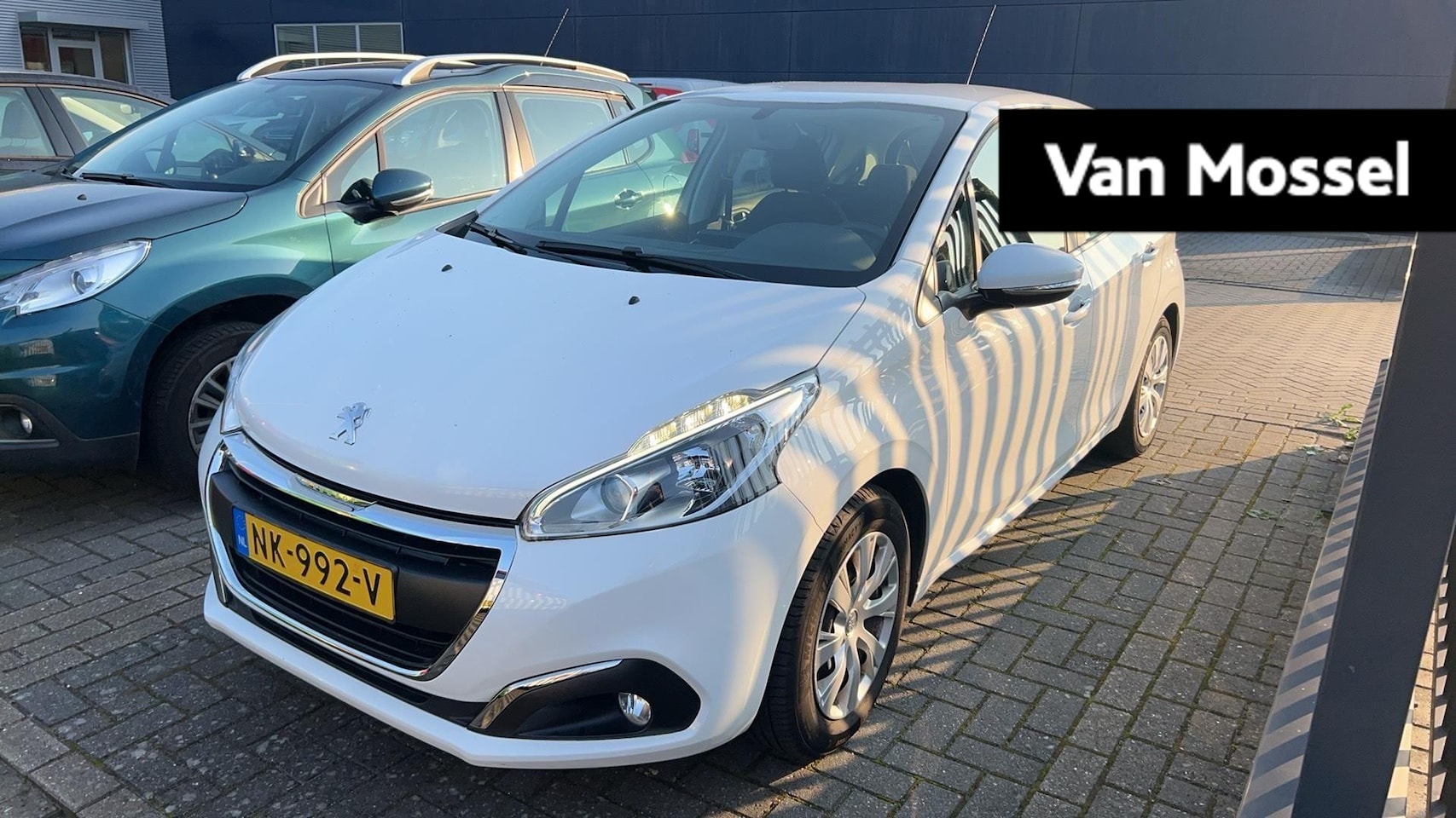 Peugeot 208 - Blue Lion - TREKHAAK - 1e PART.EIGENAAR - ZUINIG! - AutoWereld.nl