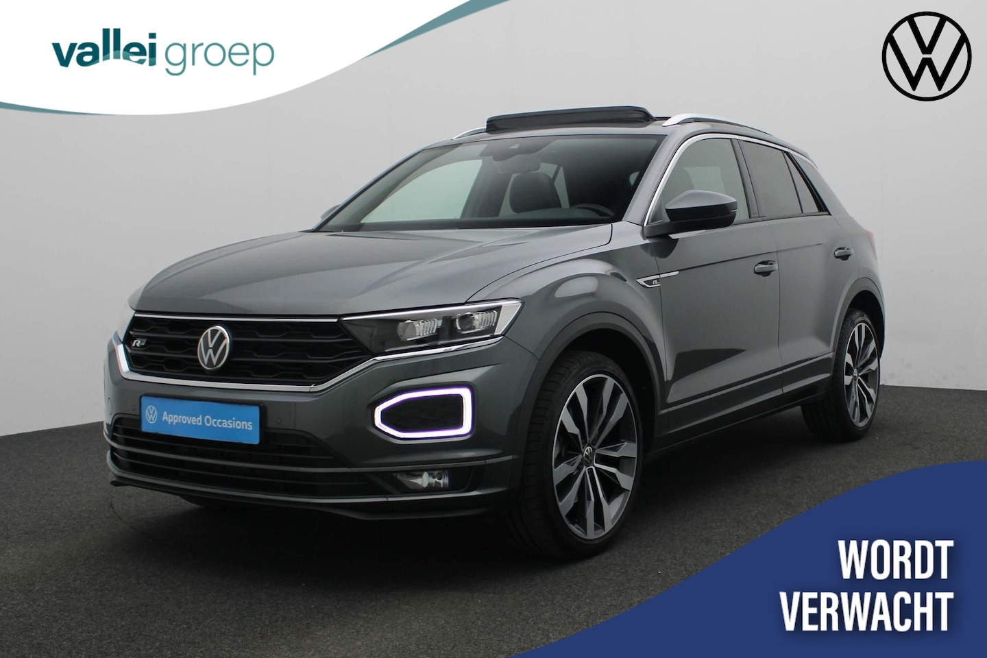 Volkswagen T-Roc - 1.5 TSI 150PK DSG Sport Business R / R-Line | Pano | Camera | Navi | ACC | Keyless | Sport - AutoWereld.nl