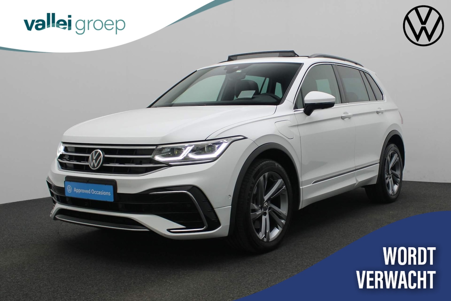 Volkswagen Tiguan - 1.4 TSI 245PK eHybrid R-Line Business+ | Pano | Leder | Geheugenstoelen | Stoel-/achterban - AutoWereld.nl