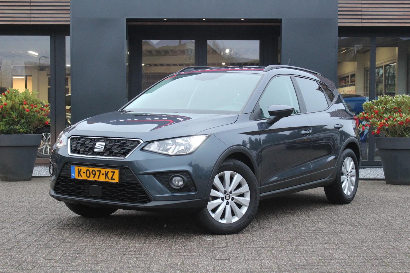 Seat Arona - 1.0 Tsi 95pk Style Business Intense Ecc-Pdc-Navi-Acc-Cruise-KeyLess - AutoWereld.nl