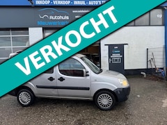 Fiat Doblò - 1.4 Basis-Benzine-Grijs Kenteken- met onderhoudshistorie, Schuifdeur, NAP en een ruime APK