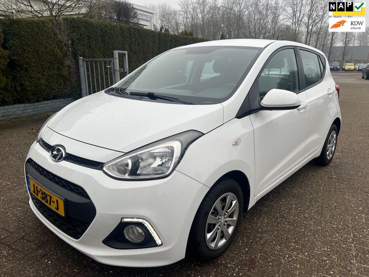 Hyundai i10 - 1.0i i-Motion 5-DRS Comfort Plus AIRCO ECC CRUISE NAP - AutoWereld.nl