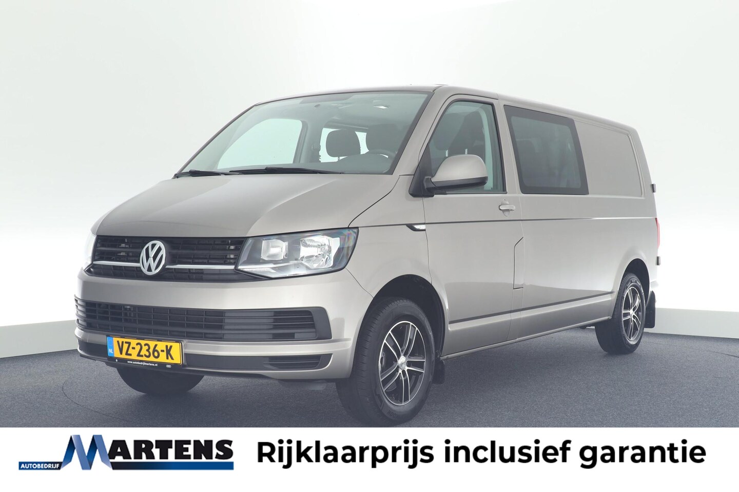 Volkswagen Transporter - 2.0 TDI 102pk L2H1 DC Comfortline 6Pers. Trekhaak Cruise Control - AutoWereld.nl