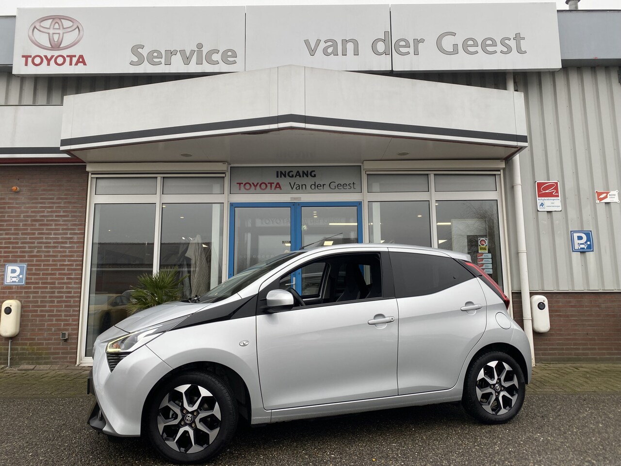 Toyota Aygo - 1.0 VVT-i x-joy 1.0 VVT-i x-joy - AutoWereld.nl