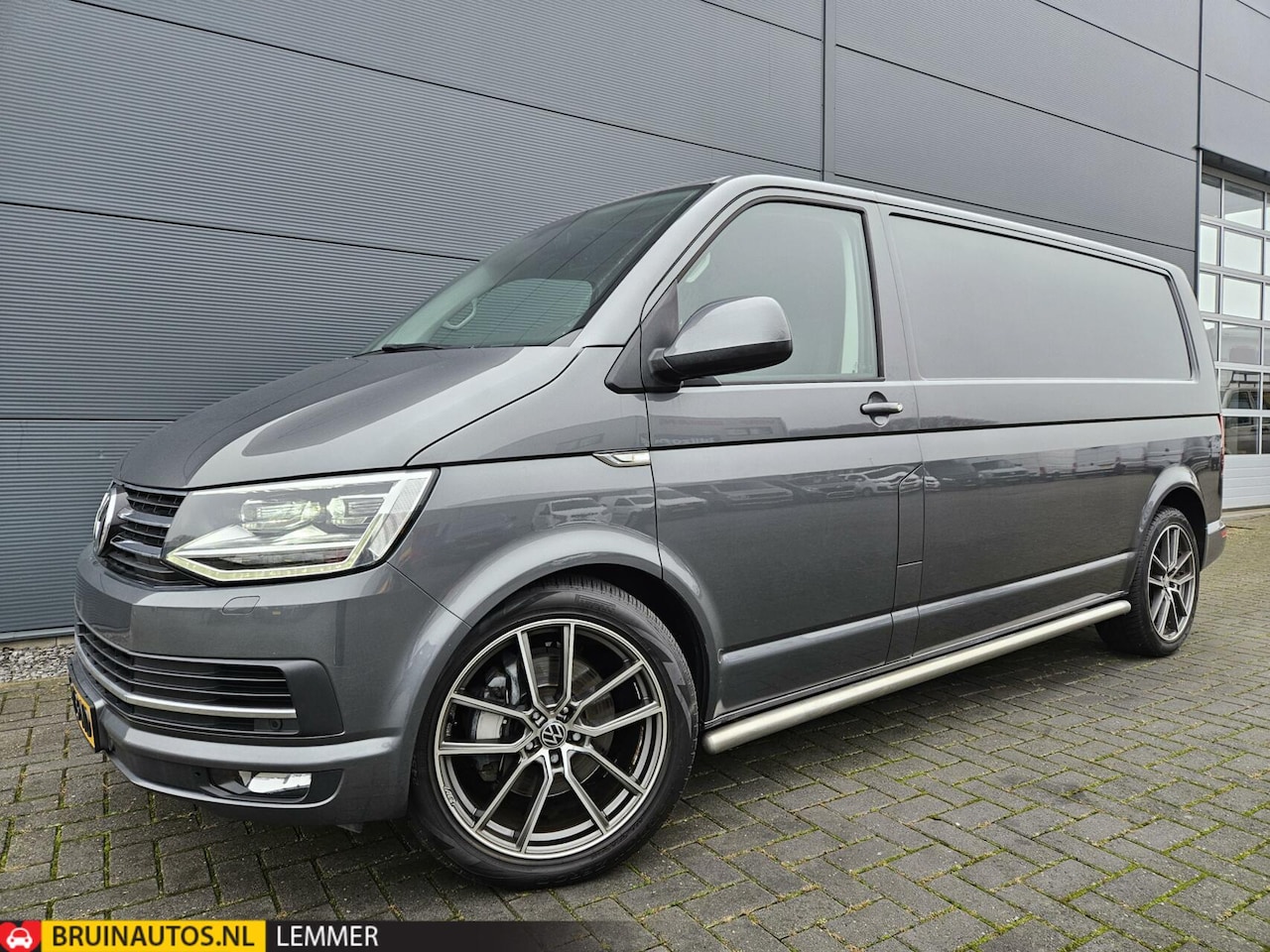 Volkswagen Transporter - 2.0 TDI L2H1 4M Leer Xenon ACC 20" LM - AutoWereld.nl