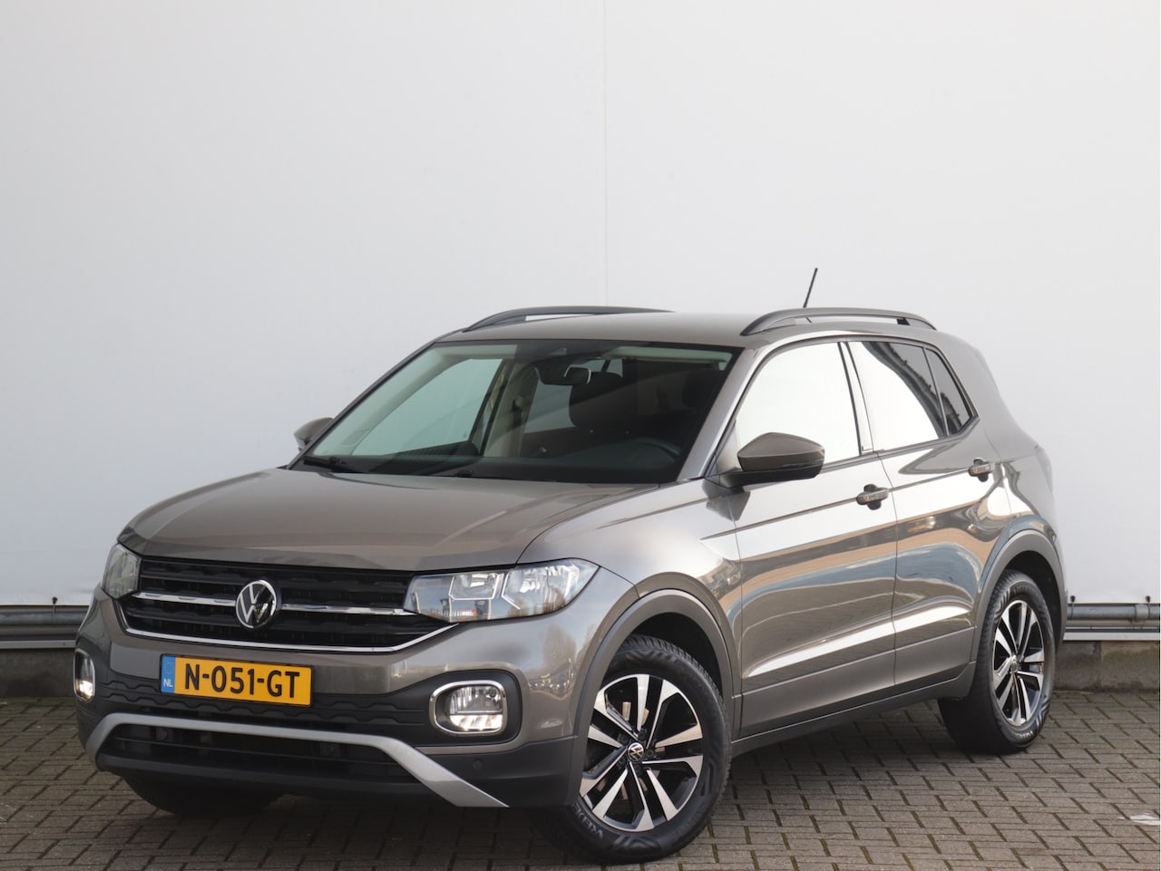 Volkswagen T-Cross - 1.0 TSI 95pk Life Business | Trekhaak | Navigatie | Achteruitrijcamera | Vierseizoenenband - AutoWereld.nl