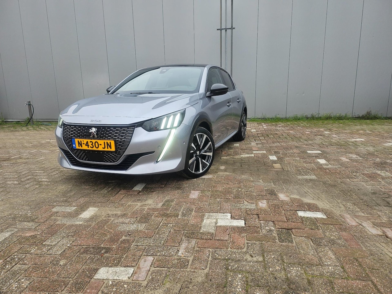 Peugeot 208 - 1.2 PureTech GT#NAP#130pk#Pano#Massage stoel#Luxe uitvoeringen# - AutoWereld.nl