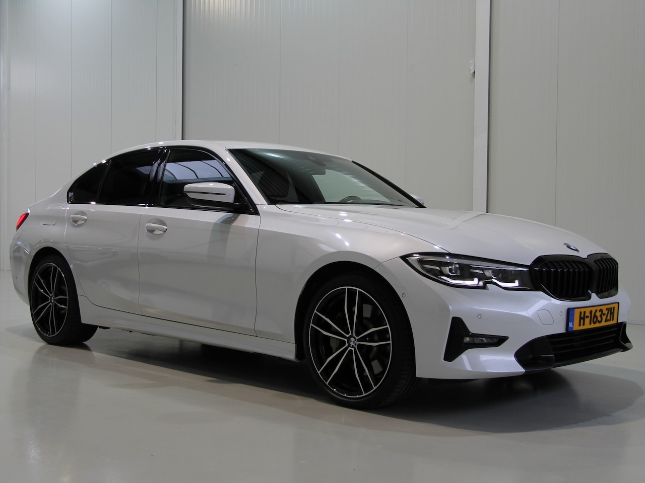 BMW 3-serie - 330e 292pk eDrive Edition Sport | Org. NL | Premium selectie | Plug in hybride - AutoWereld.nl