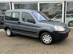 Peugeot Partner MPV - 1.4 XR Koppakking en distributie vervangen Trekhaak / Airco / Schuifdeur