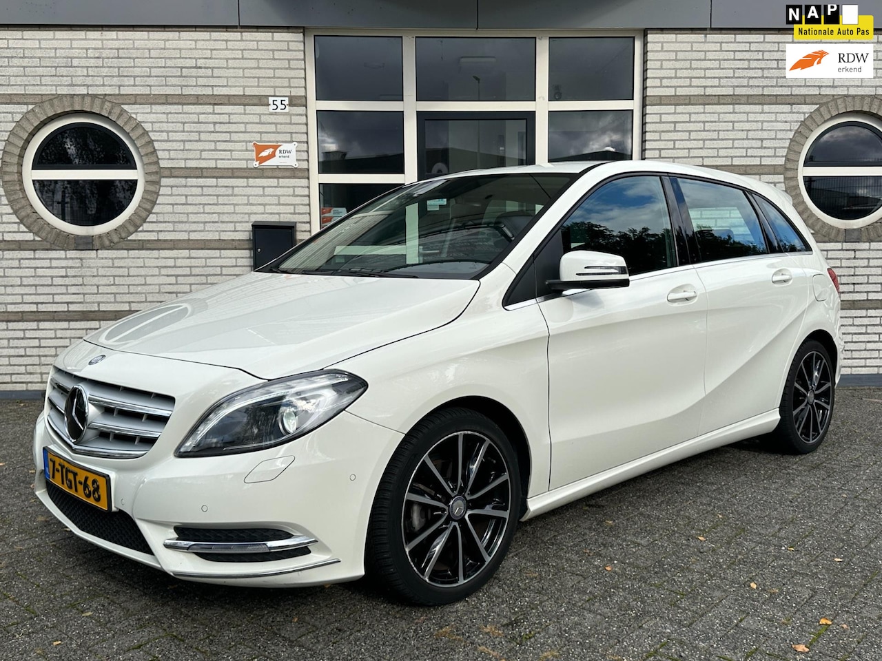 Mercedes-Benz B-klasse - 180 Ambition |Automaat| - AutoWereld.nl