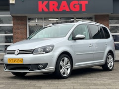 Volkswagen Touran - STYLE 1.4 TSI 140 pk - 7 persoons - navi - winterpack - trekhaak - panodak