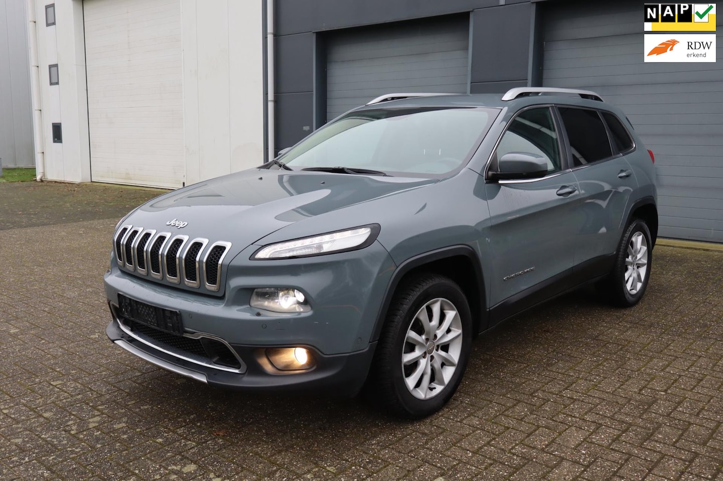 Jeep Cherokee - 2.0 Limited AWD Automaat/Airco - AutoWereld.nl