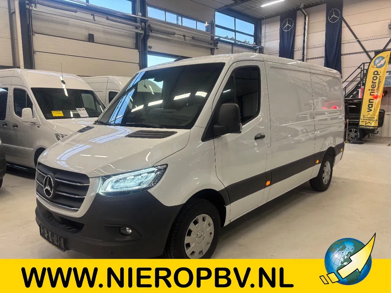 Mercedes-Benz Sprinter - 317CDI L2H1 Automaat Airco Navi Cruisecontrol 3500KG Trekhaak NIEUW BPM VRIJ - AutoWereld.nl