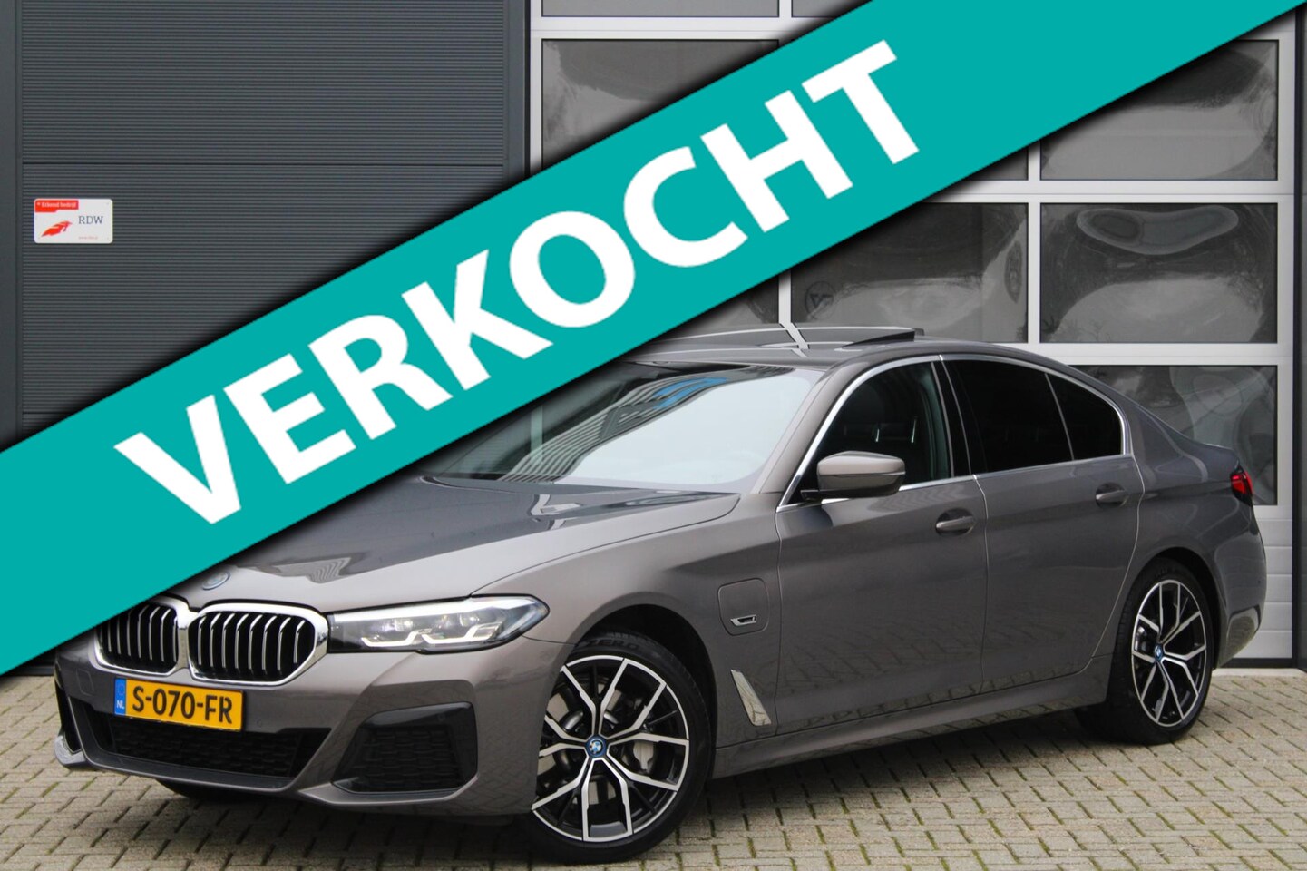 BMW 5-serie - 530e M-Sport | Org. NL | Pano | HK | Memory | Stuurverwarming | 19 inch - AutoWereld.nl