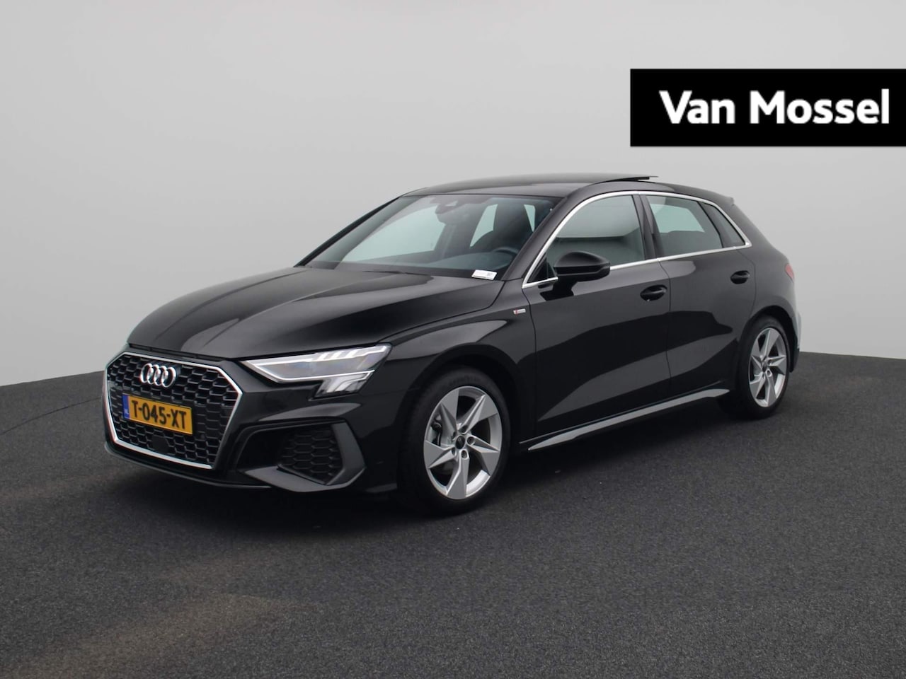 Audi A3 Sportback - 30 TFSI S edition 110 PK | S-Line | Automaat | Half-Leder | Navigatie | Panoramadak | Park - AutoWereld.nl