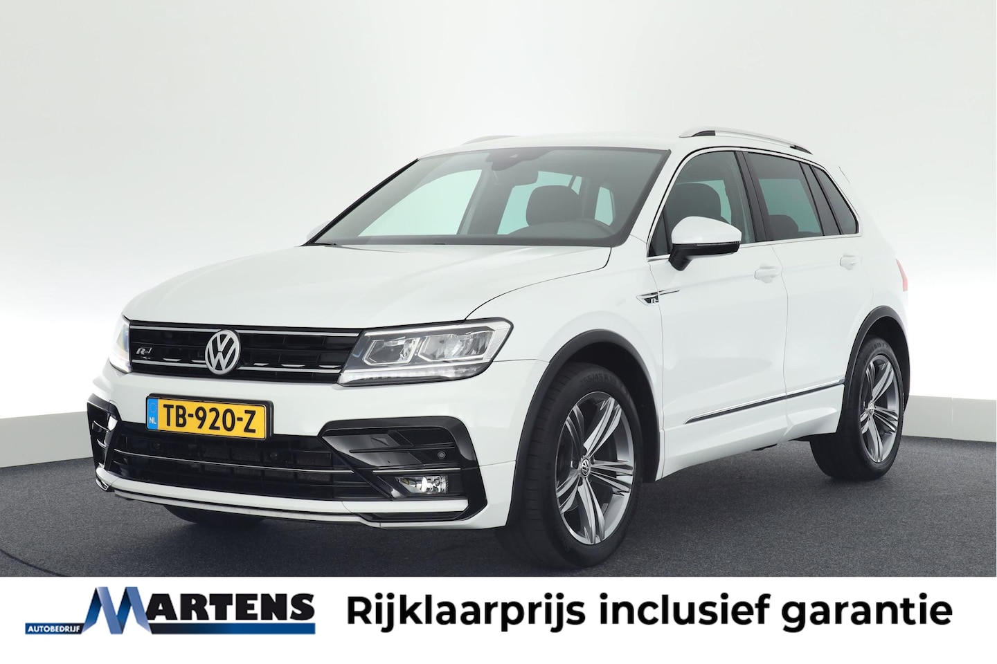 Volkswagen Tiguan - 1.4 TSI 150pk DSG 4Motion R-Line Highline Virtual Cockpit Led Navigatie - AutoWereld.nl