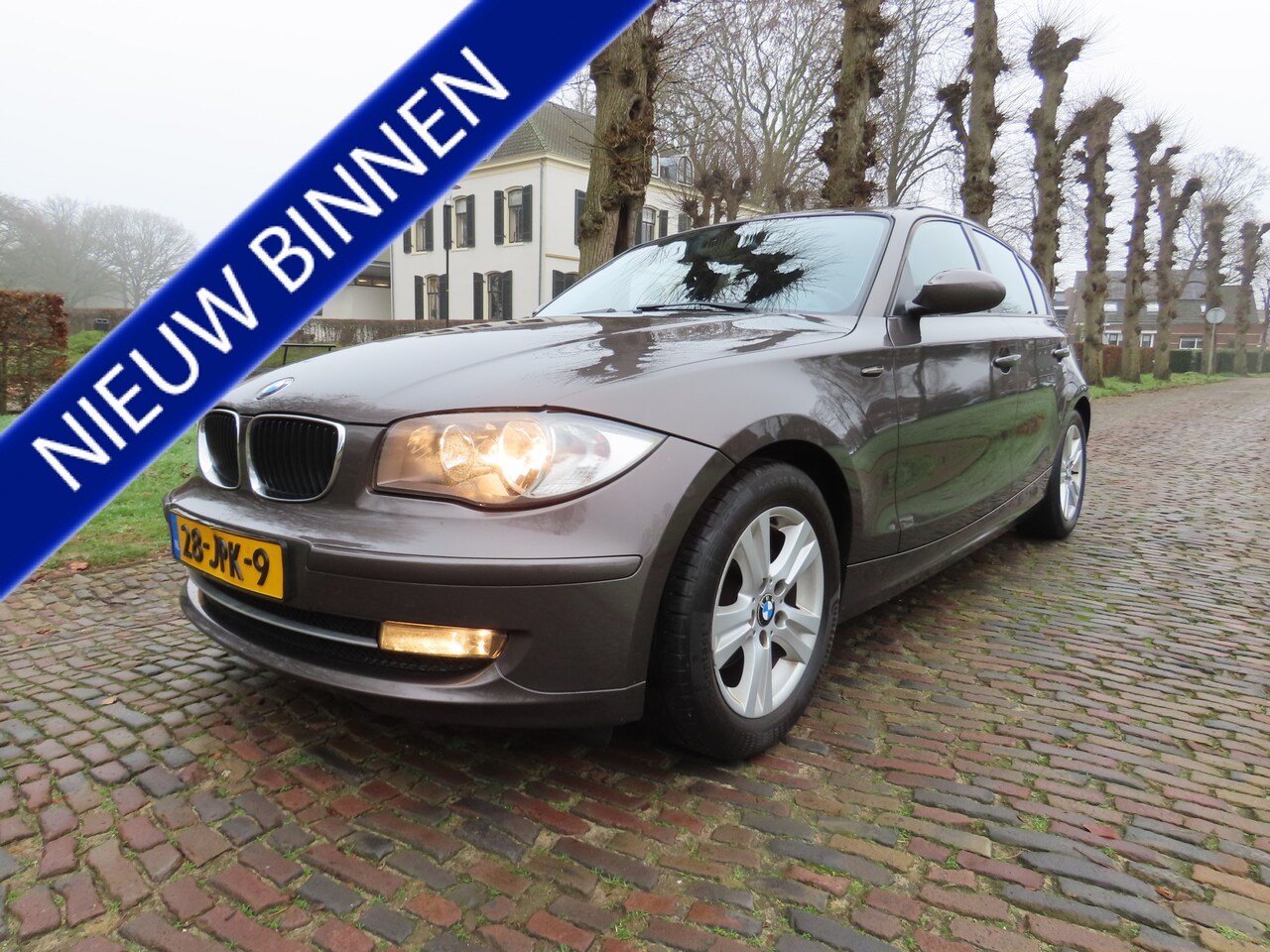 BMW 1-serie - 118i Business Line Ecc Navigatie 6 Bak 5 Drs Lm Velgen Trekhaak - AutoWereld.nl