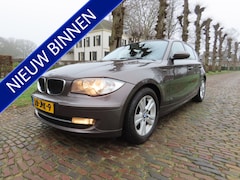 BMW 1-serie - 118i Business Line Ecc Navigatie 6 Bak 5 Drs Lm Velgen Trekhaak