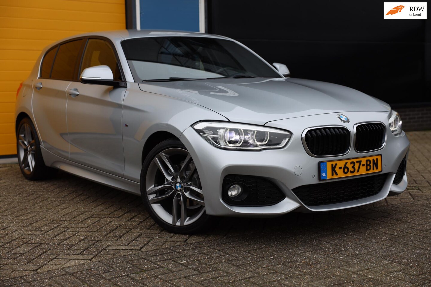 BMW 1-serie - 116i M Line / M Interieur / Navi / Camera / Apple Carplay / Sportstoelen / Xenon / Pdc / A - AutoWereld.nl