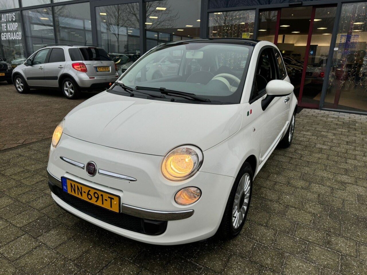 Fiat 500 - 1.2 BiColore AUTOMAAT NW. APK BJ 2012 !!! - AutoWereld.nl