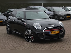 MINI John Cooper Works - 2.0 Chili / Panoramadak / Camera / Head-up / Leder / 18'' / Harman Kardon / Navigatie / St