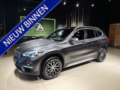 BMW X1 - sDrive18i High Exe Navi|Leer|Camera|Keyles|LED|Headup Grijs Metallic