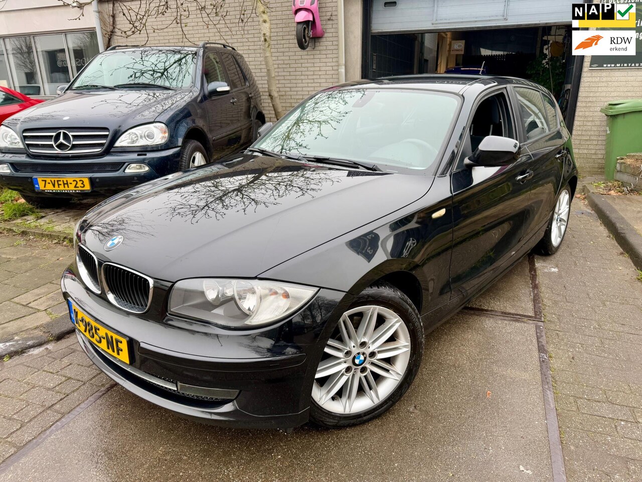 BMW 1-serie - 118i Business Line Apk|Airco|6.Bak|Pdc|Boekjes - AutoWereld.nl