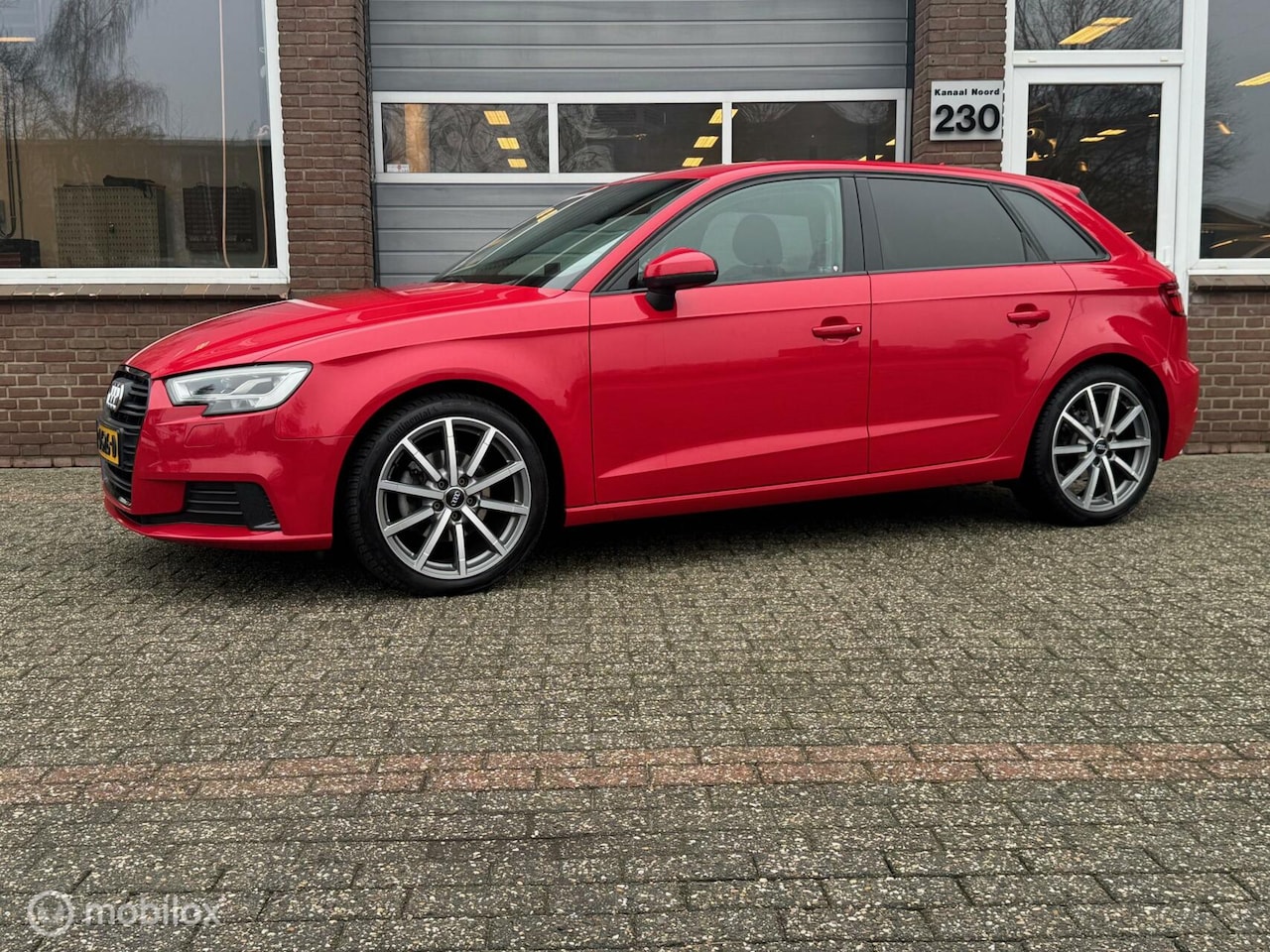 Audi A3 Sportback - 1.0 TFSI ECC-AIRCO/CRUISE/NAVI/PDC - AutoWereld.nl