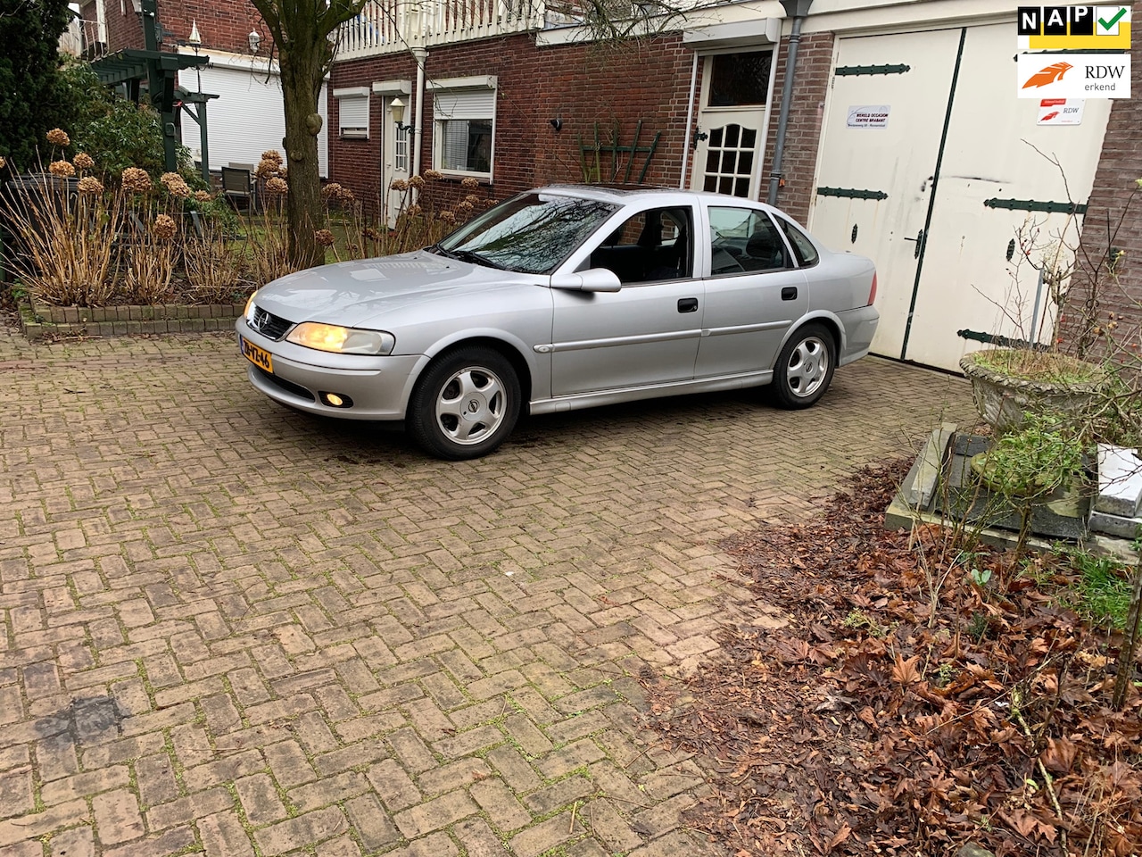 Opel Vectra - 1.6-16V Pearl Automaat Nieuwe Apk - AutoWereld.nl