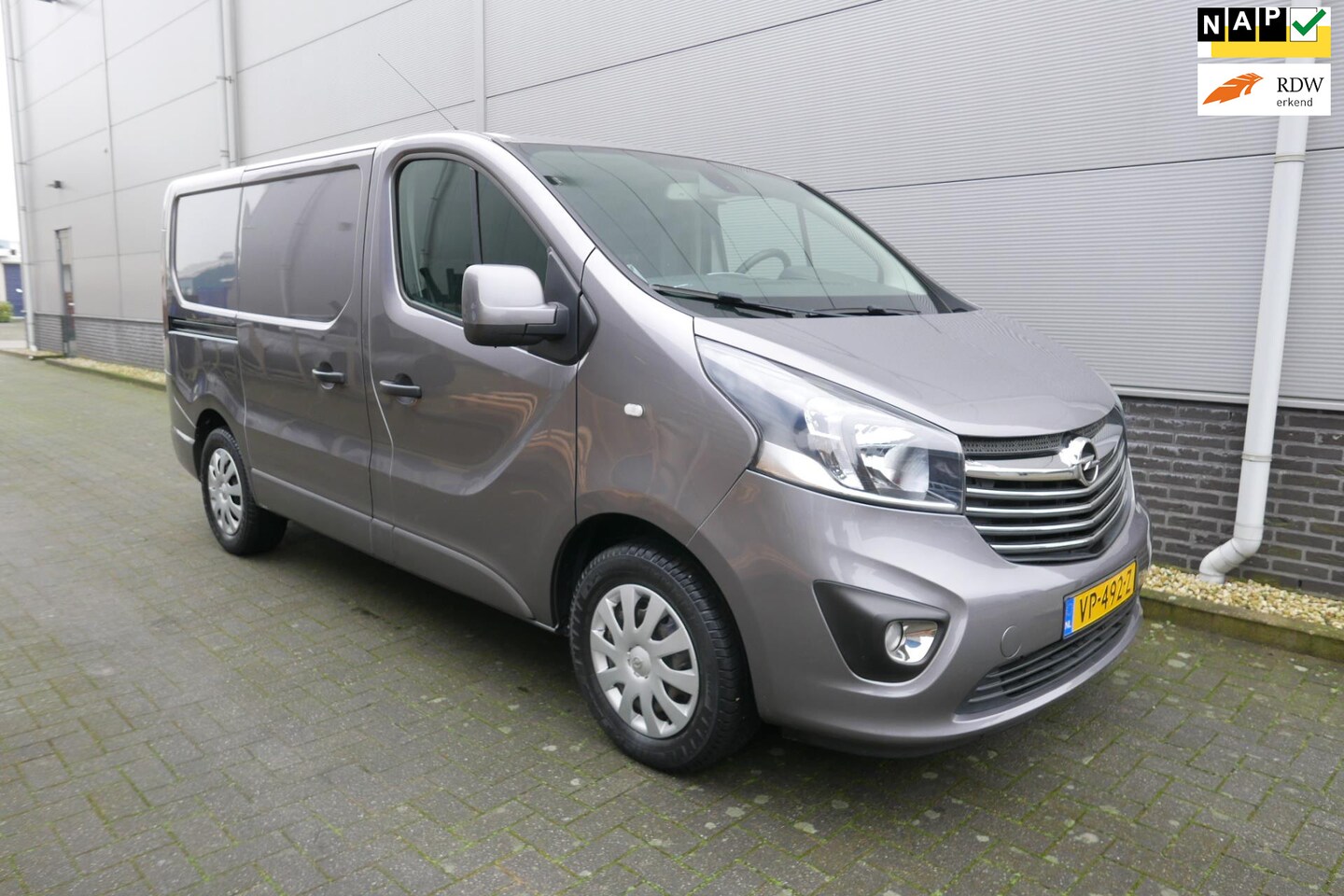 Opel Vivaro - 1.6 CDTI120 PK L1H1 Sport EcoFlex AIRCO,NAVI,TREKHAAK,150659 KM. - AutoWereld.nl