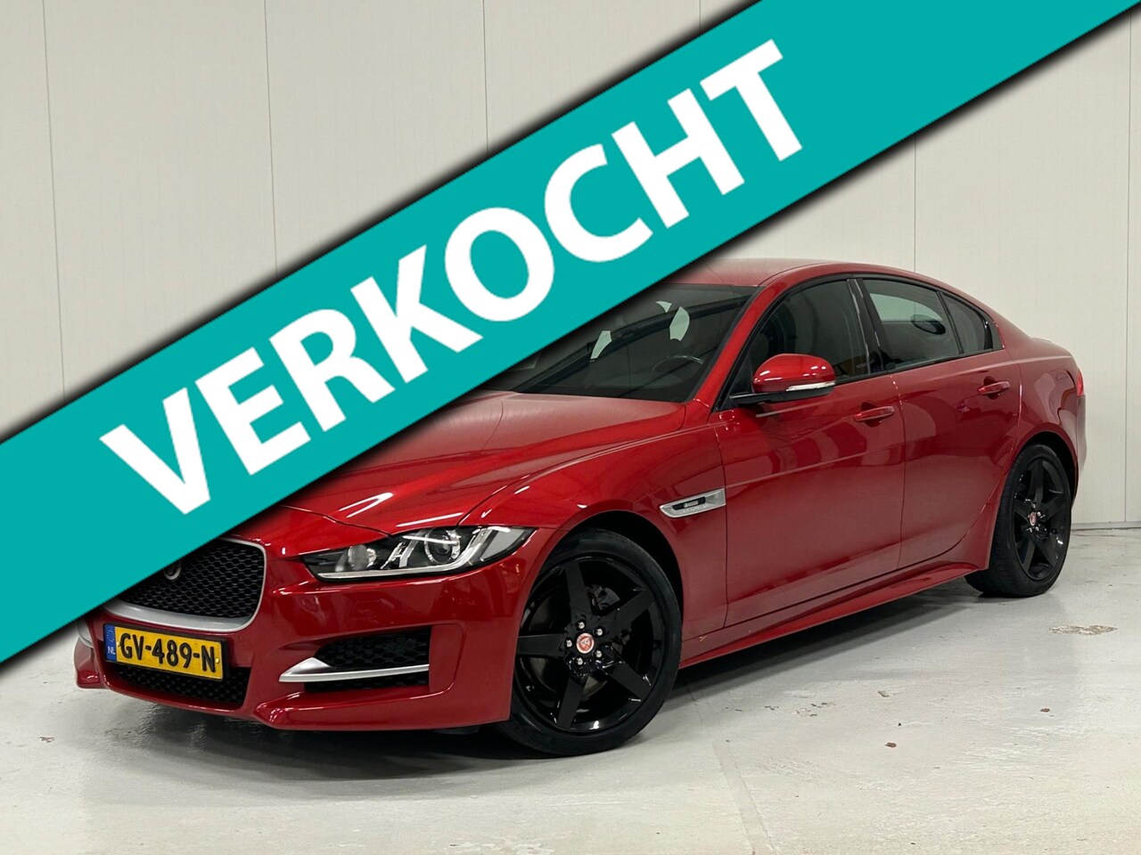 Jaguar XE - 2.0 D Portfolio R-Sport, Camera, Trekhaak, NAP - AutoWereld.nl