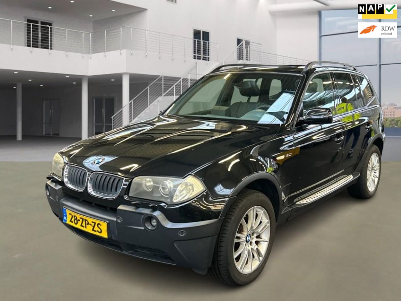 BMW X3 - 3.0i/PANO/AUT/XENON/LEDER/STOELVERW/CARPLAY - AutoWereld.nl