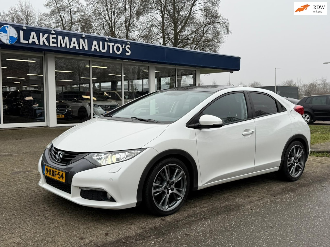 Honda Civic - 1.8 Executive Whiteline Navi Leder Xenon VOL! Huurkoop Inruil APK Garantie - AutoWereld.nl