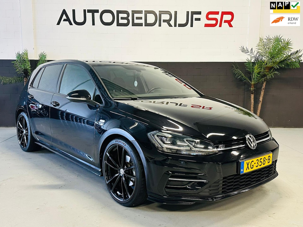 Volkswagen Golf - 1.5 TSI Highline Business R Camera! 3x R-Line! Zeer strakke auto! - AutoWereld.nl