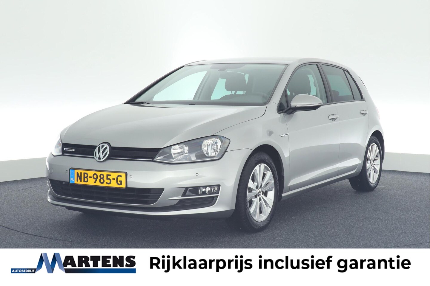 Volkswagen Golf - 1.0 TSI 116pk H6 Highline Bluemotion Trekhaak Camera Navigatie - AutoWereld.nl