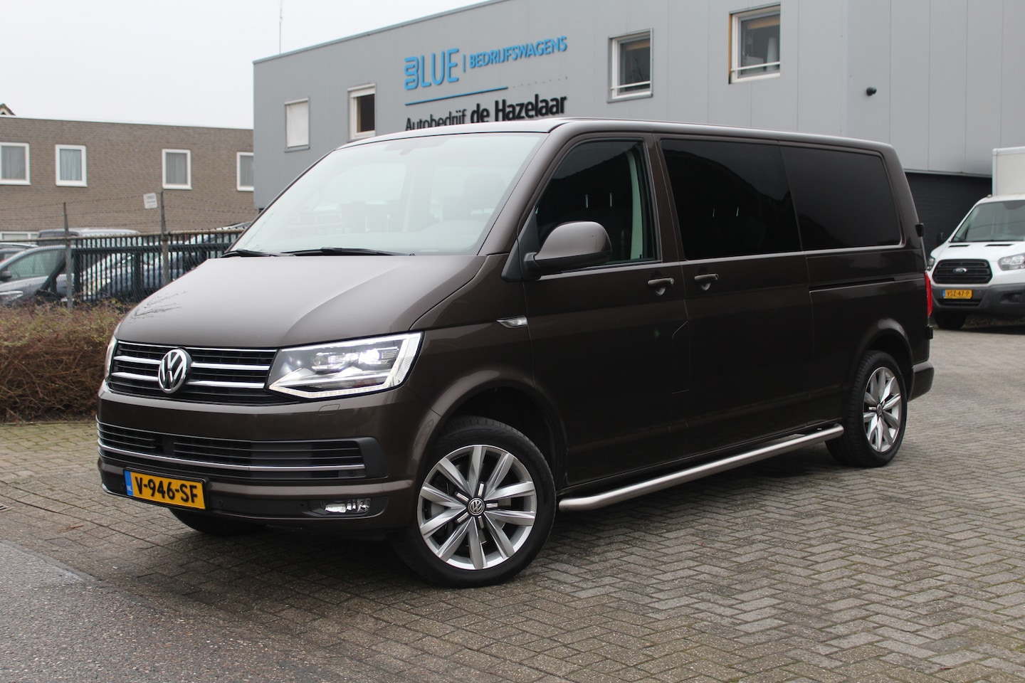 Volkswagen Transporter - T6 2.0 TDI 200PK Euro6 DSG7-Automaat L2H1 DC Highline ✓ dubbele schuifdeur ✓ trekhaak - AutoWereld.nl